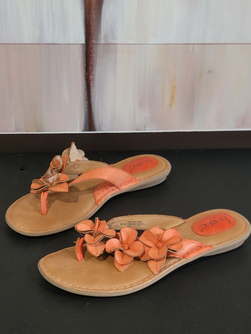 b.o.c. Womens Leather Thong Slip On Sandals Flower Tan Orange US 9 EU 40